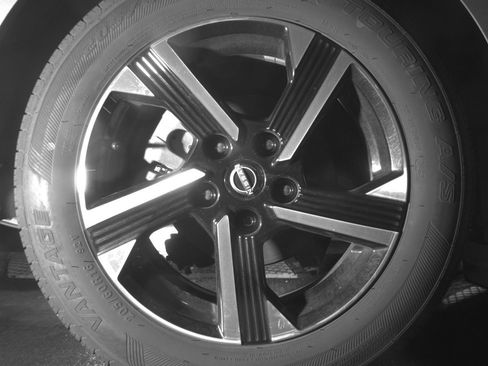 Used 2025 Nissan Sentra SV FWD image 15