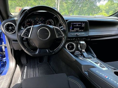 Used 2023 Chevrolet Camaro LT RWD image 7
