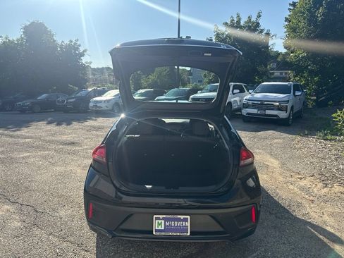 Used 2017 Hyundai Ioniq Blue FWD image 5