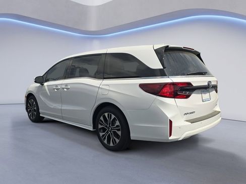 New 2026 Honda Odyssey Elite image 3