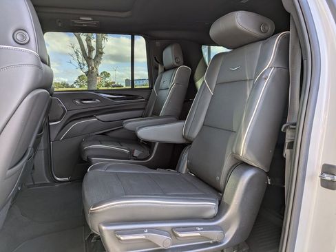 Used 2022 Cadillac Escalade ESV Sport w/ Touring Package image 15