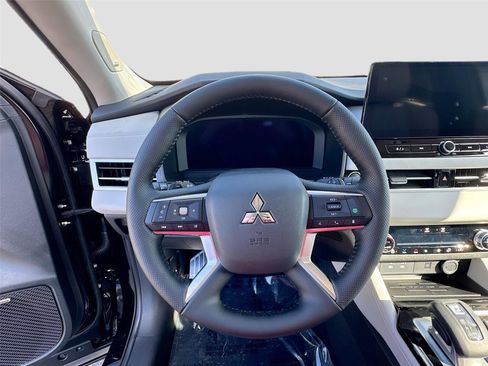 New 2026 Mitsubishi Outlander SEL image 11