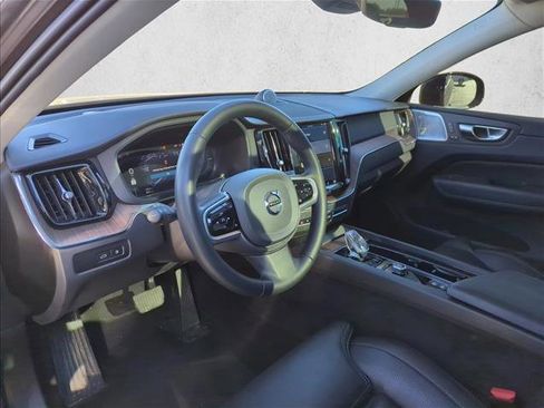 Used 2023 Volvo XC60 T8 Ultimate image 6