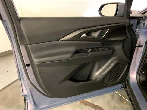Used 2026 Chevrolet Equinox EV LT w/ Comfort Package FWD image 24