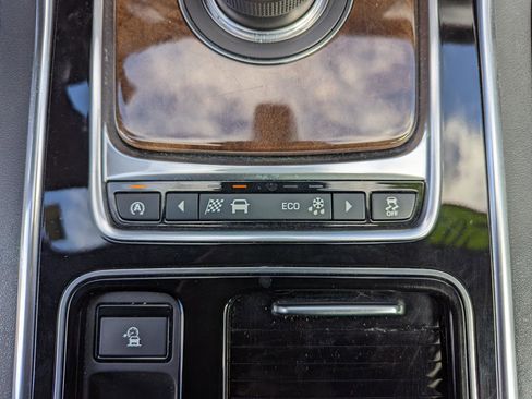 Used 2017 Jaguar XF R-Sport AWD/4WD image 25