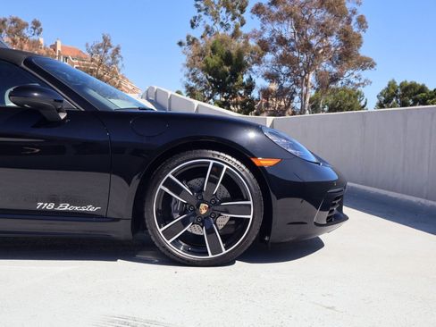 Certified 2024 Porsche 718 Boxster RWD image 12