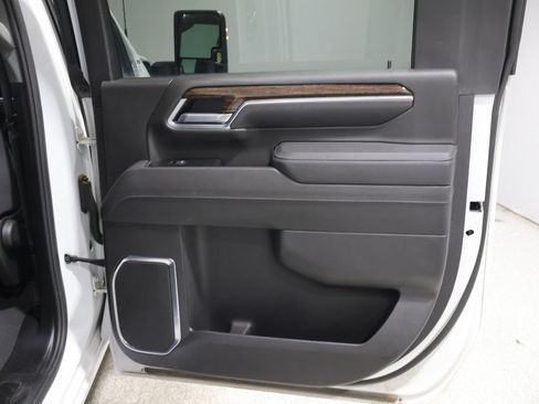 Used 2025 GMC Sierra 3500 SLE w/ Preferred Package AWD/4WD image 21
