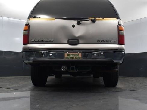 Used 2001 Chevrolet Suburban LS w/ LS Preferred Equipment Group AWD/4WD image 21