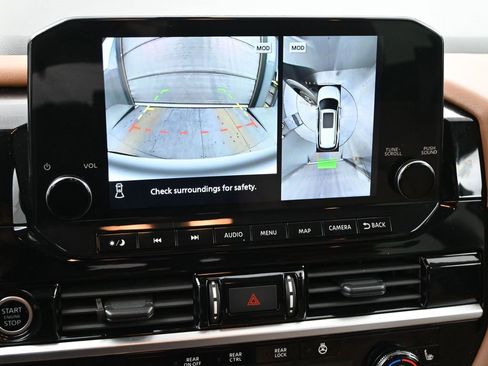 Used 2024 Nissan Pathfinder Platinum w/ Cargo Package image 21