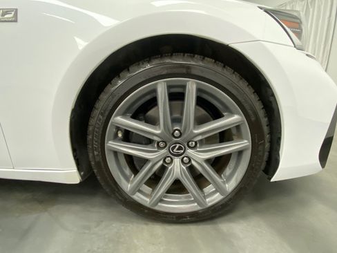 Used 2018 Lexus IS 300 AWD image 14