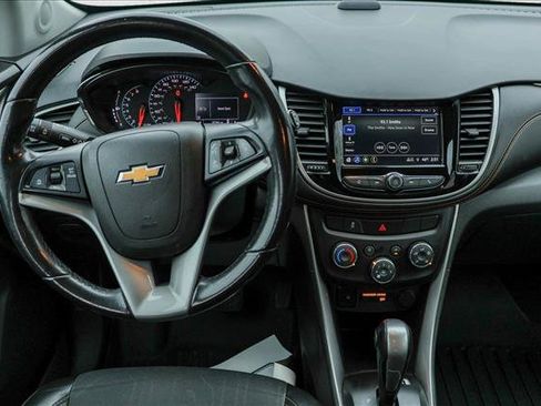 Used 2019 Chevrolet Trax LT w/ LT Convenience Package image 23