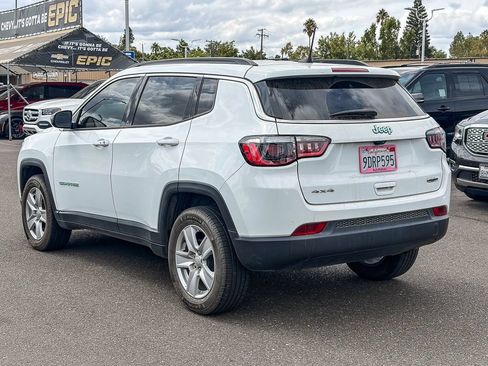 Used 2022 Jeep Compass Latitude AWD/4WD image 2