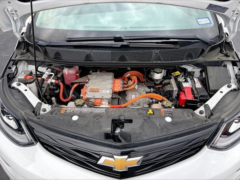 Used 2021 Chevrolet Bolt Premier w/ Infotainment Package FWD image 28