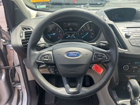 Used 2018 Ford Escape SE FWD image 19