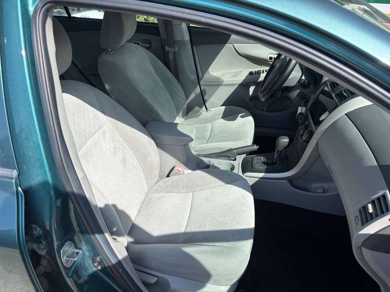 Used 2009 Toyota Corolla FWD image 14