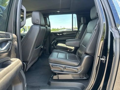 Used 2022 GMC Yukon XL Denali AWD/4WD image 18