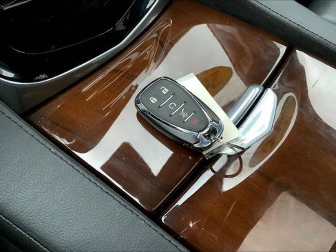 Used 2020 Cadillac Escalade Luxury image 10