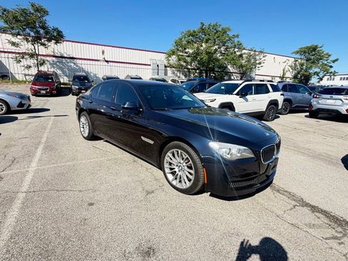 Used 2014 BMW 750i xDrive AWD/4WD image 1