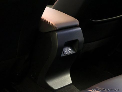 Used 2024 Subaru Crosstrek 2.5i Limited AWD/4WD image 14