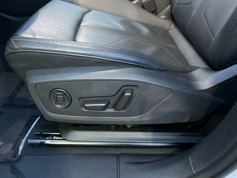 Used 2025 Audi Q3 2.0T Premium image 14