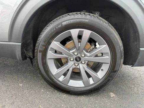 Used 2023 Ford Explorer XLT w/ Equipment Group 202A AWD/4WD image 18
