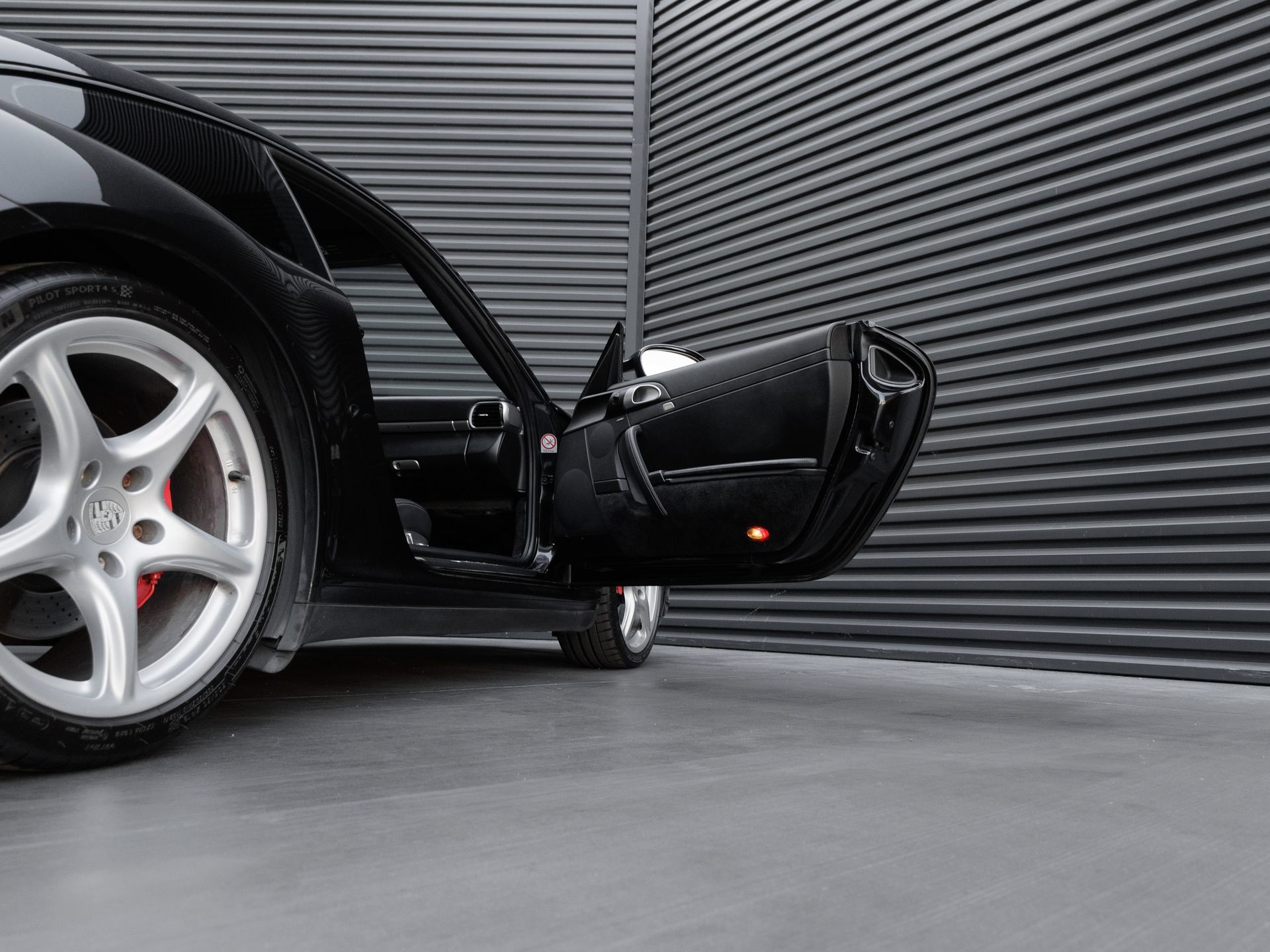 Used 2006 Porsche 911 Carrera 4S AWD/4WD image 40