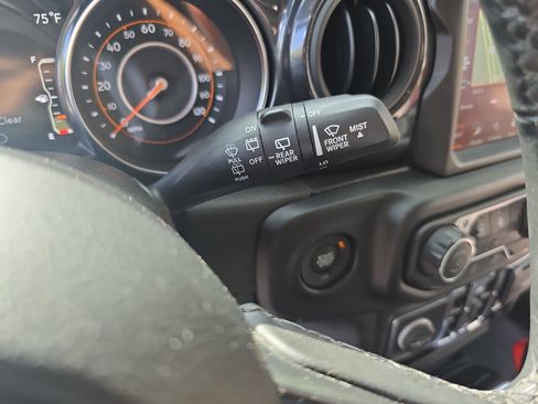 Used 2022 Jeep Wrangler Unlimited Sport image 25