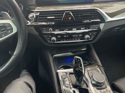 Used 2018 BMW 540i w/ M Sport Package image 4