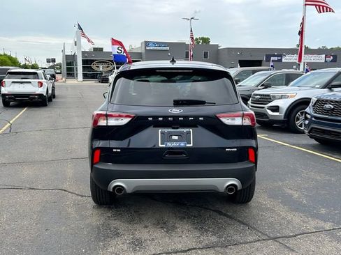 Used 2021 Ford Escape SE w/ Cold Weather Package AWD/4WD image 4