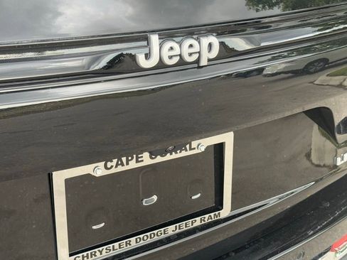 New 2025 Jeep Grand Cherokee Laredo X image 33