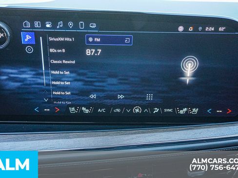 Used 2025 Chevrolet Suburban High Country AWD/4WD image 47