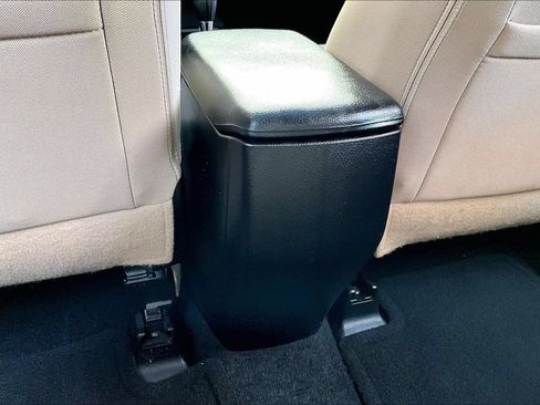 Used 2013 Toyota RAV4 XLE FWD image 11