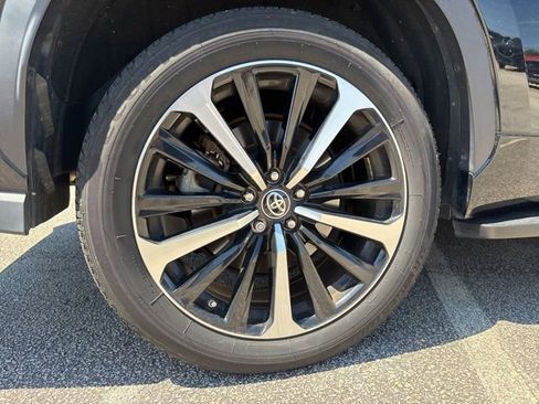 Used 2021 Toyota Highlander XSE AWD/4WD image 7