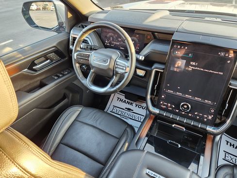 Used 2025 GMC Yukon Denali image 14