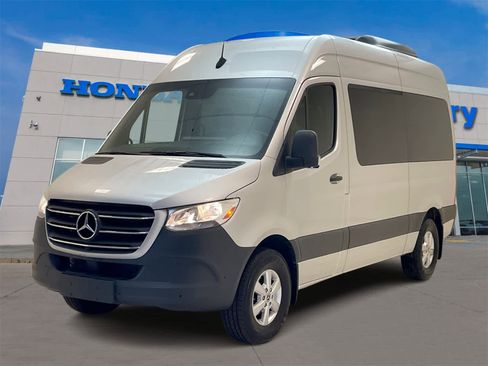 Used 2024 Mercedes-Benz Sprinter 2500 image 1