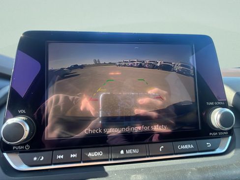 Used 2022 Nissan Rogue S AWD/4WD image 14