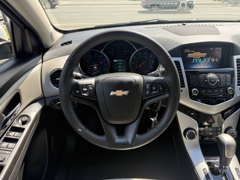 Used 2016 Chevrolet Cruze LT w/ Technology Package FWD image 18