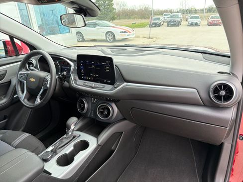 Used 2025 Chevrolet Blazer LT image 30
