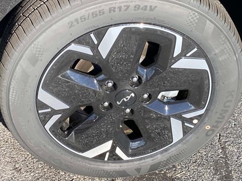 New 2025 Kia Niro Wind w/ Wind Preserve Package image 6