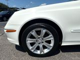 Used 2009 Mercedes-Benz E 350 4MATIC Sedan image 4