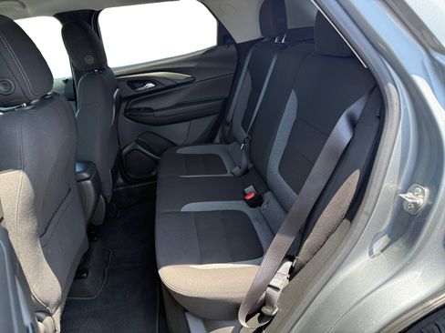 Used 2024 Chevrolet TrailBlazer LT w/ Driver Confidence Package FWD image 16