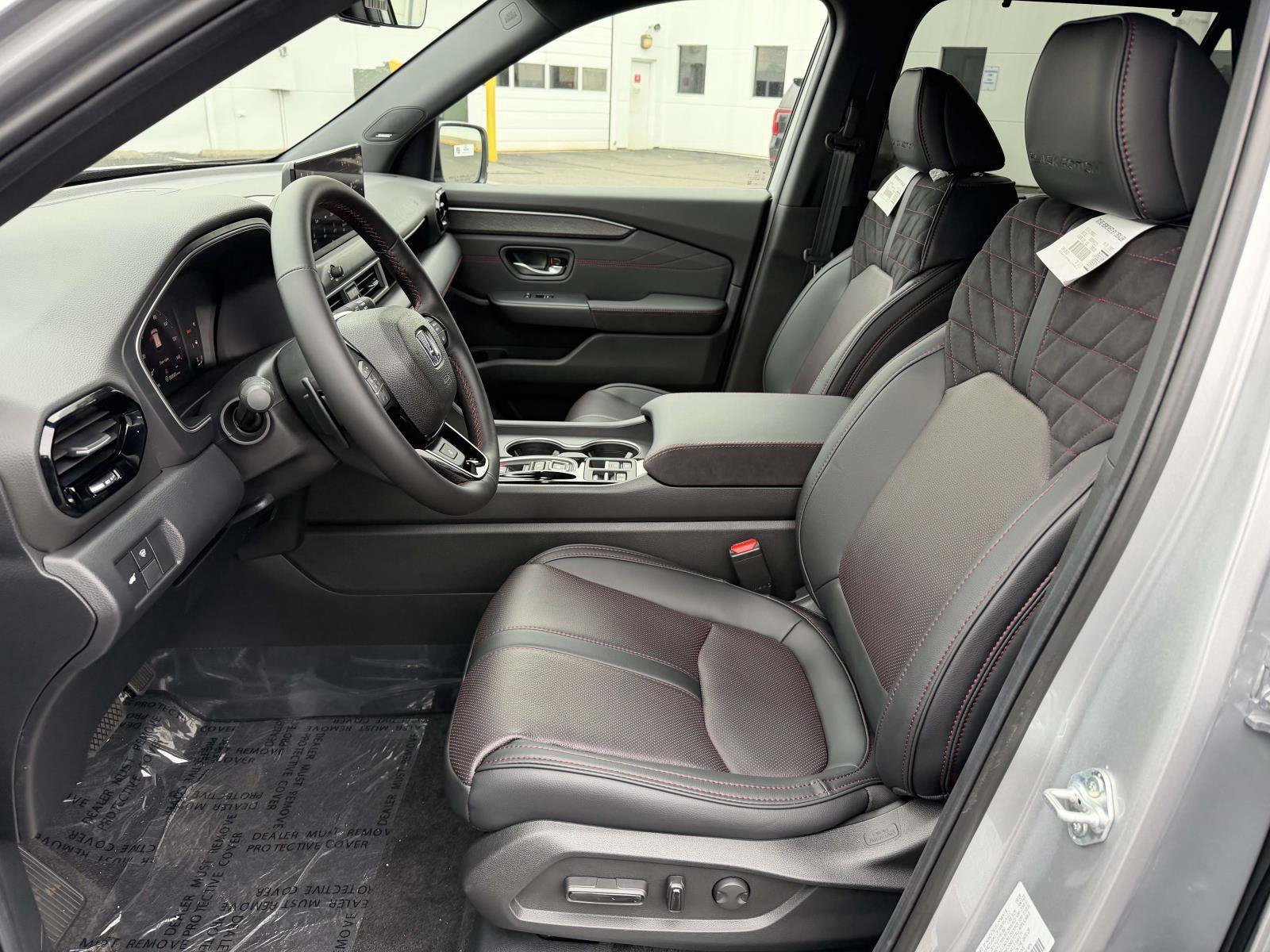 New 2026 Honda Pilot Black Edition image 8