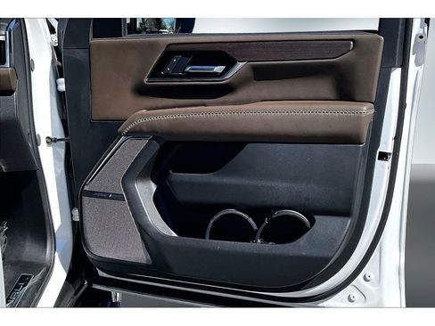 Used 2025 GMC Yukon Denali Ultimate image 29
