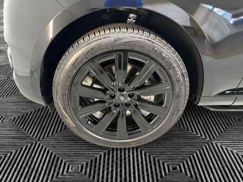New 2025 Land Rover Range Rover SE AWD/4WD image 14
