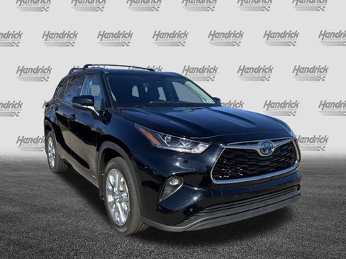 Used 2022 Toyota Highlander Limited image 2