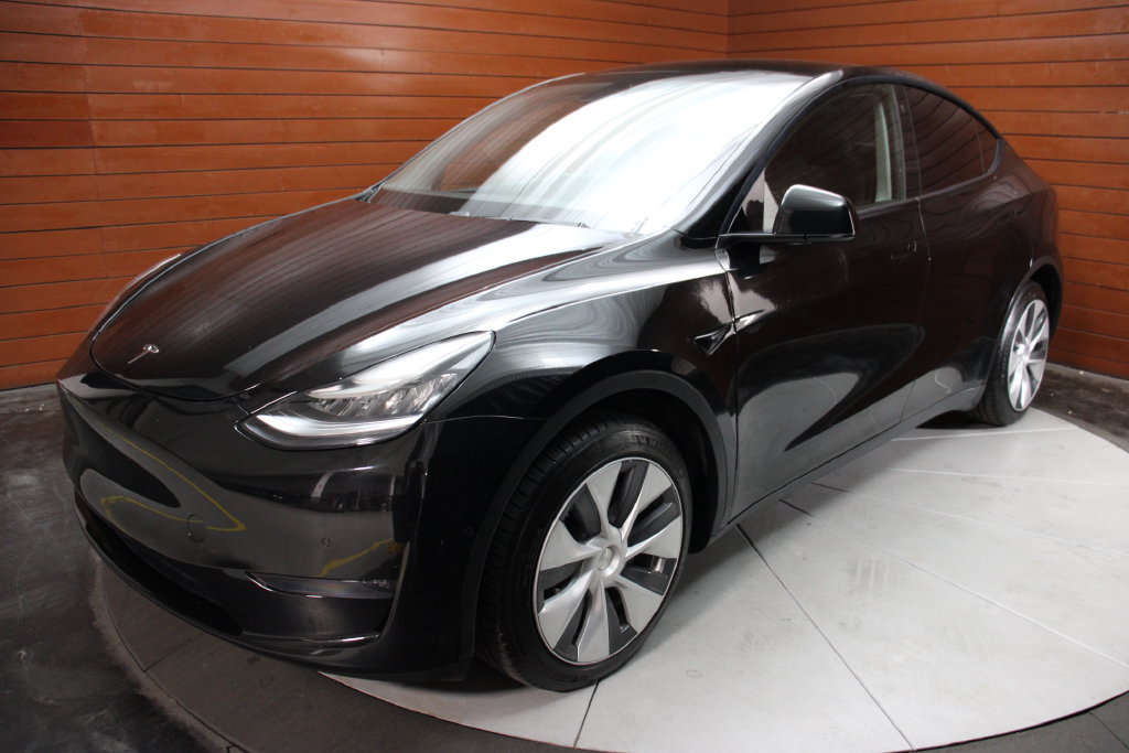 Used 2021 Tesla Model Y Long Range AWD/4WD image 29