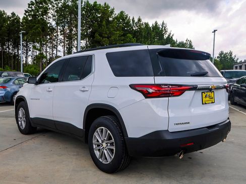 Used 2022 Chevrolet Traverse LT FWD image 4