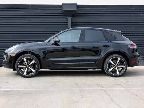 Certified 2026 Porsche Macan S AWD/4WD image 2