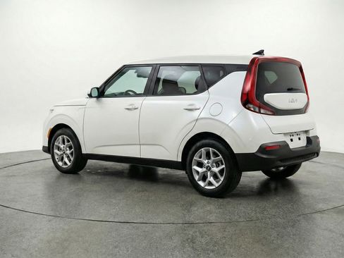Used 2025 Kia Soul LX w/ LX Technology Package image 6