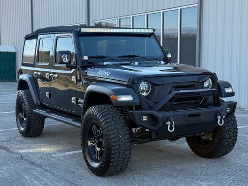 Used 2019 Jeep Wrangler Unlimited Sport S image 3
